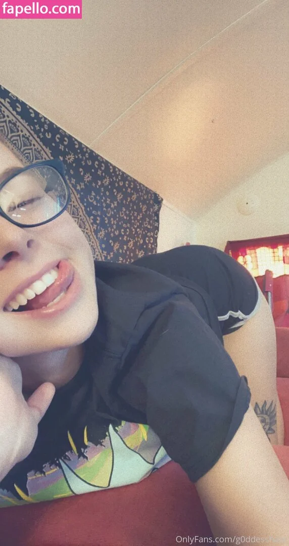 g0dd3ssofl0v3 / g0ddesshaze Onlyfans Photo Gallery 