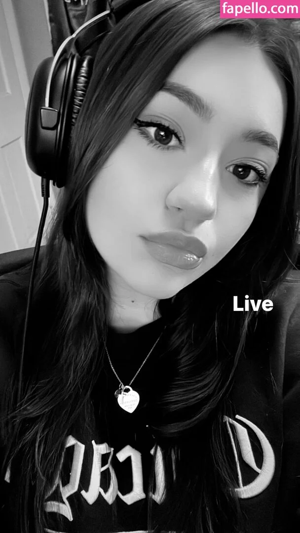 Bananabrea / bananabreaa Onlyfans Photo Gallery 