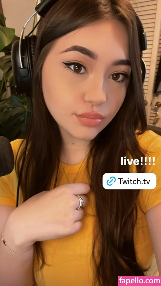 Bananabrea / bananabreaa Onlyfans Photo Gallery 