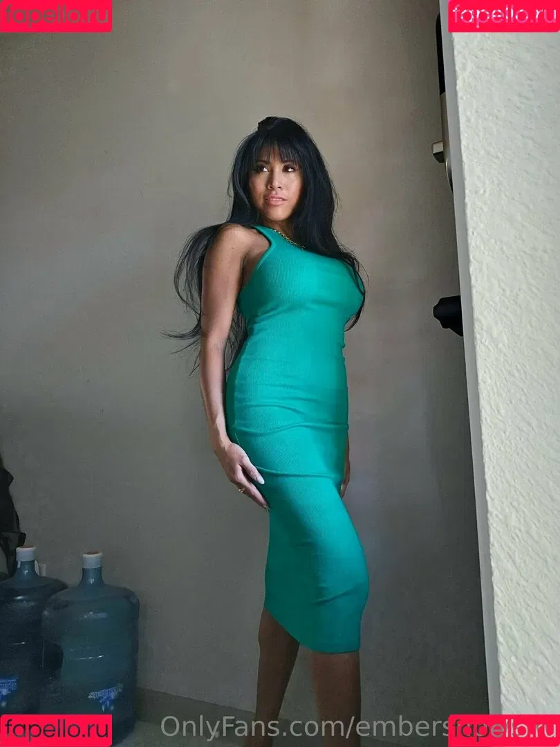 ember4ever / embersnowsfw Onlyfans Photo Gallery 