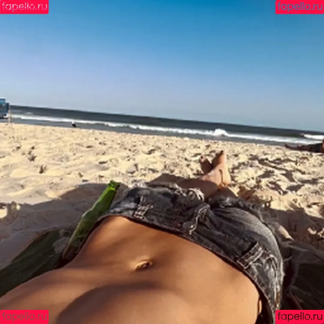 Debora Nascimento / Débora Nascimento / debranascimento Onlyfans Photo Gallery 