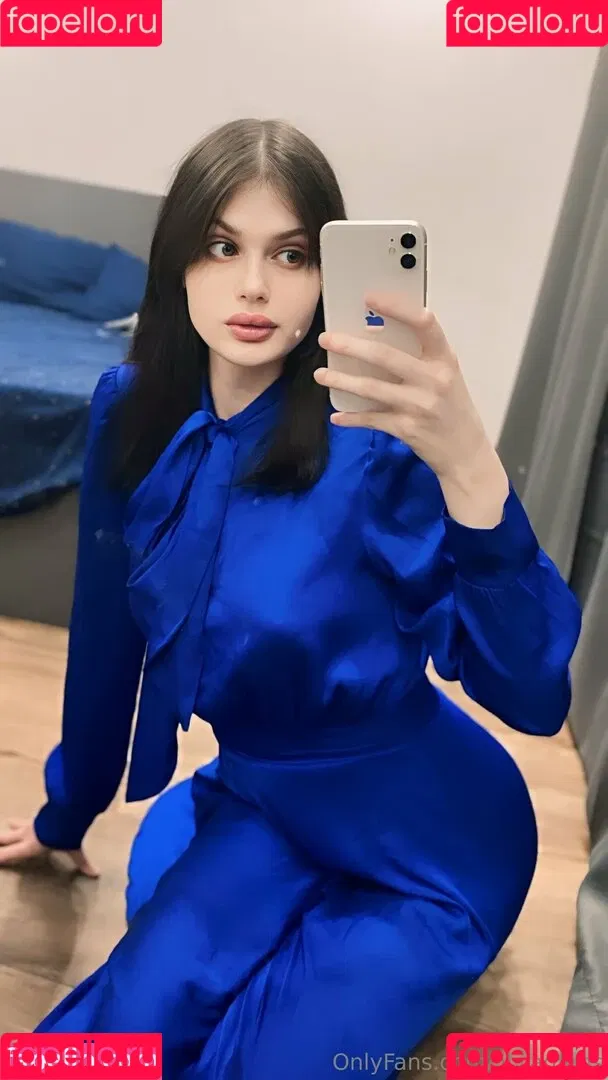 Lily Adams / adamslily / lily.adams Onlyfans Photo Gallery 