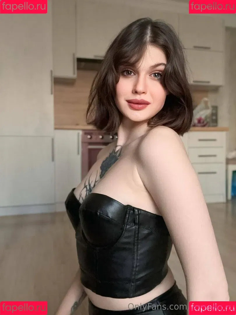 Lily Adams / adamslily / lily.adams Onlyfans Photo Gallery 