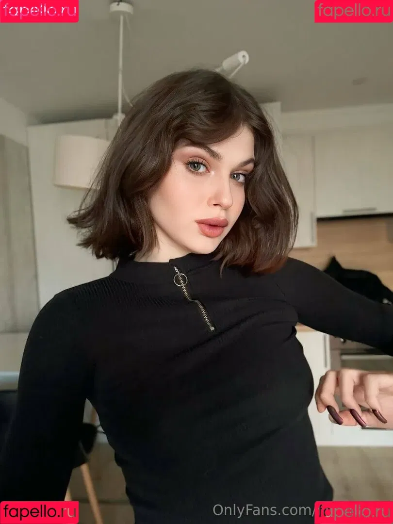 Lily Adams / adamslily / lily.adams Onlyfans Photo Gallery 