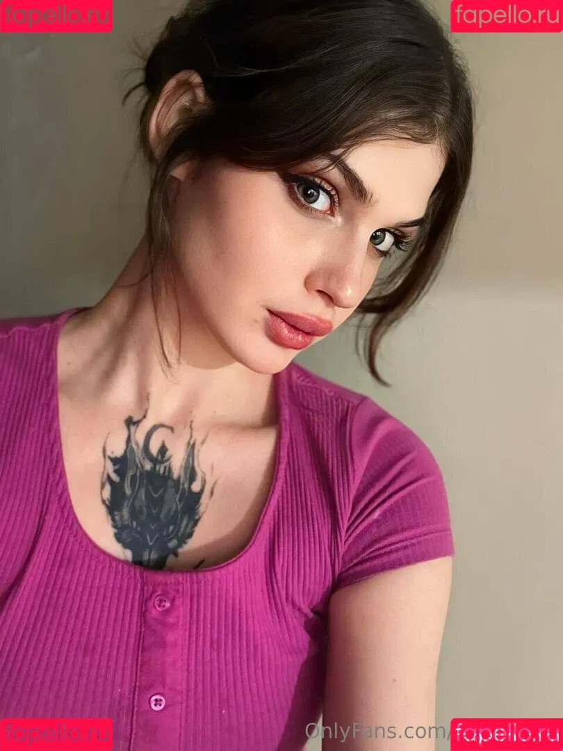 Lily Adams / adamslily / lily.adams Onlyfans Photo Gallery 