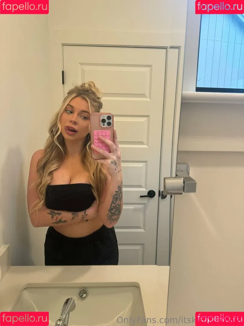Willow Clark / willowclark / willowclarkk / willowclarkvip Onlyfans Photo Gallery 