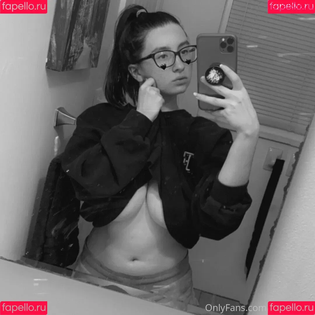 KylieeOW / kylieefans Onlyfans Photo Gallery 