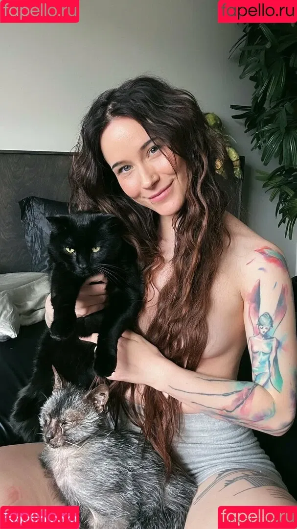 Catziilla / catzii / cptamaziing Onlyfans Photo Gallery 