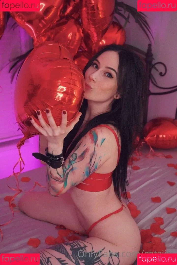 Catziilla / catzii / cptamaziing Onlyfans Photo Gallery 