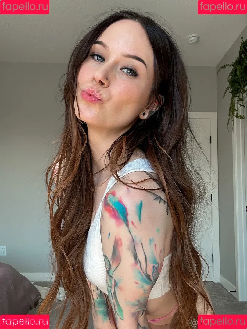Catziilla / catzii / cptamaziing Onlyfans Photo Gallery 