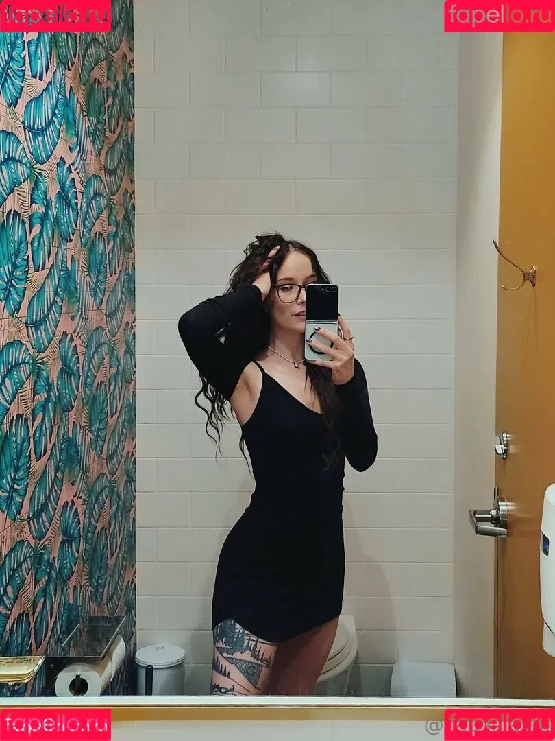 Catziilla / catzii / cptamaziing Onlyfans Photo Gallery 