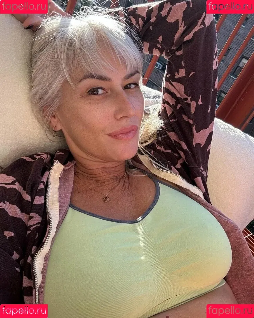 TheGoldenGilf / https: / viktoria_winslow Onlyfans Photo Gallery 