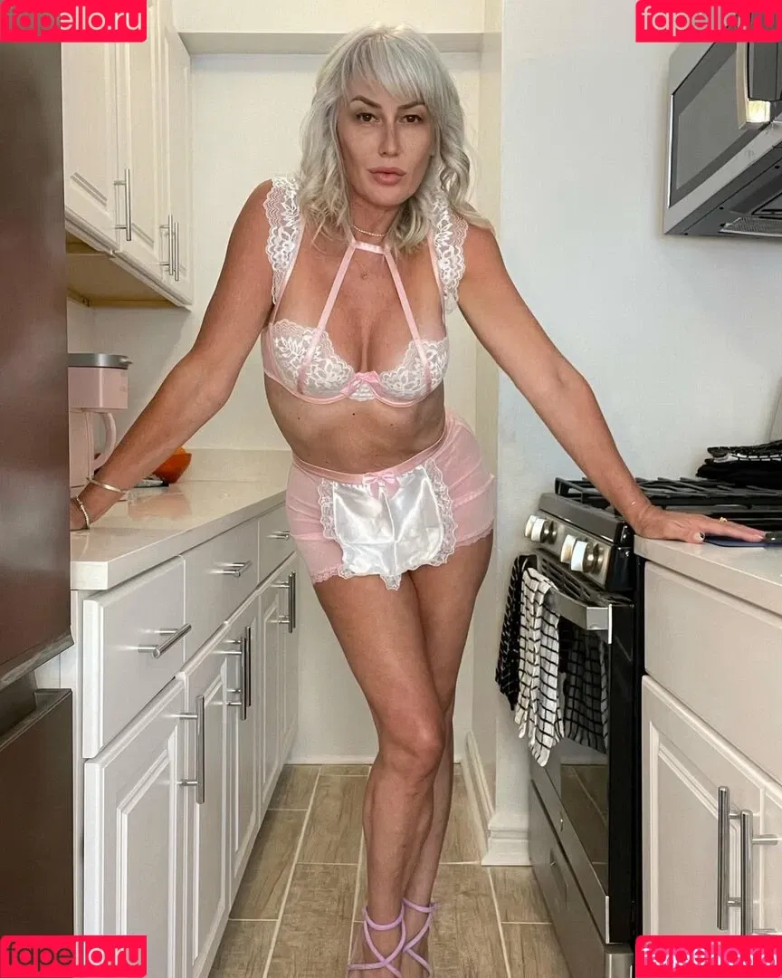 TheGoldenGilf / https: / viktoria_winslow Onlyfans Photo Gallery 