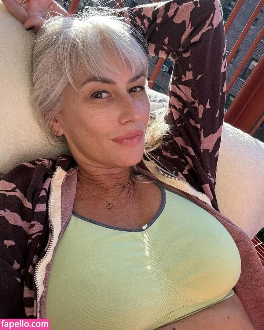 TheGoldenGilf / https: / viktoria_winslow Onlyfans Photo Gallery 