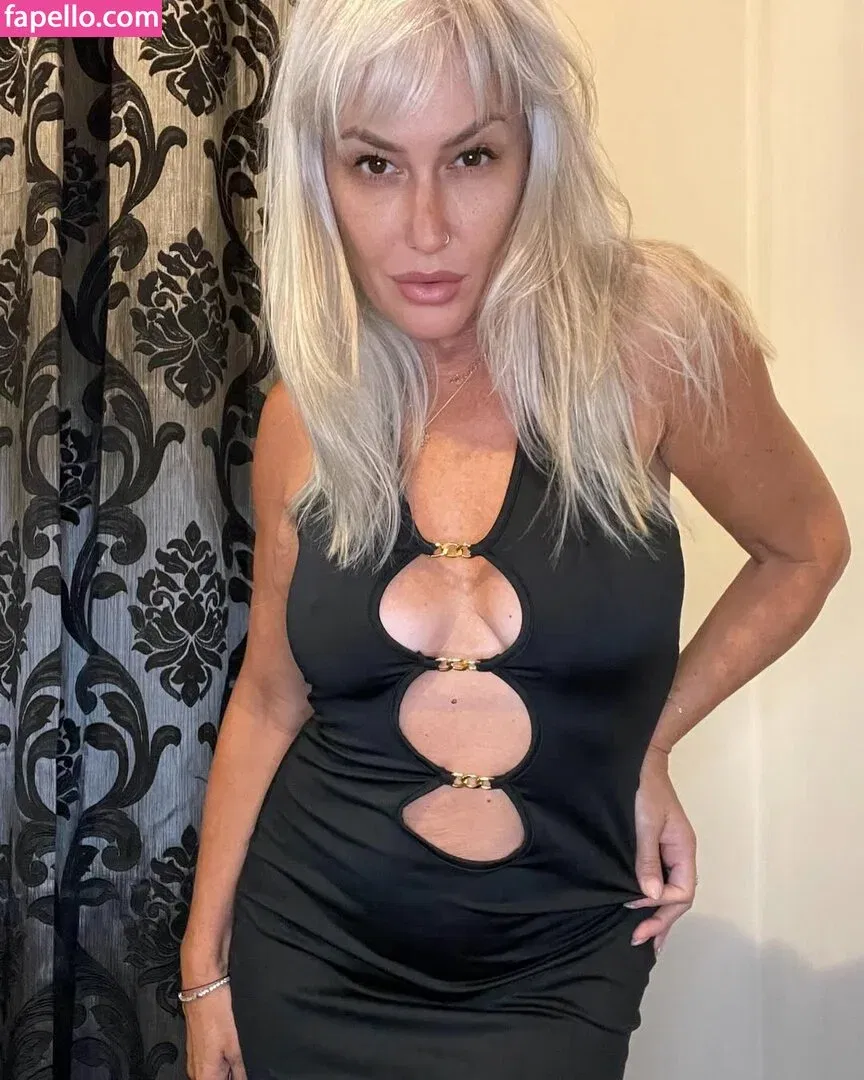 TheGoldenGilf / https: / viktoria_winslow Onlyfans Photo Gallery 