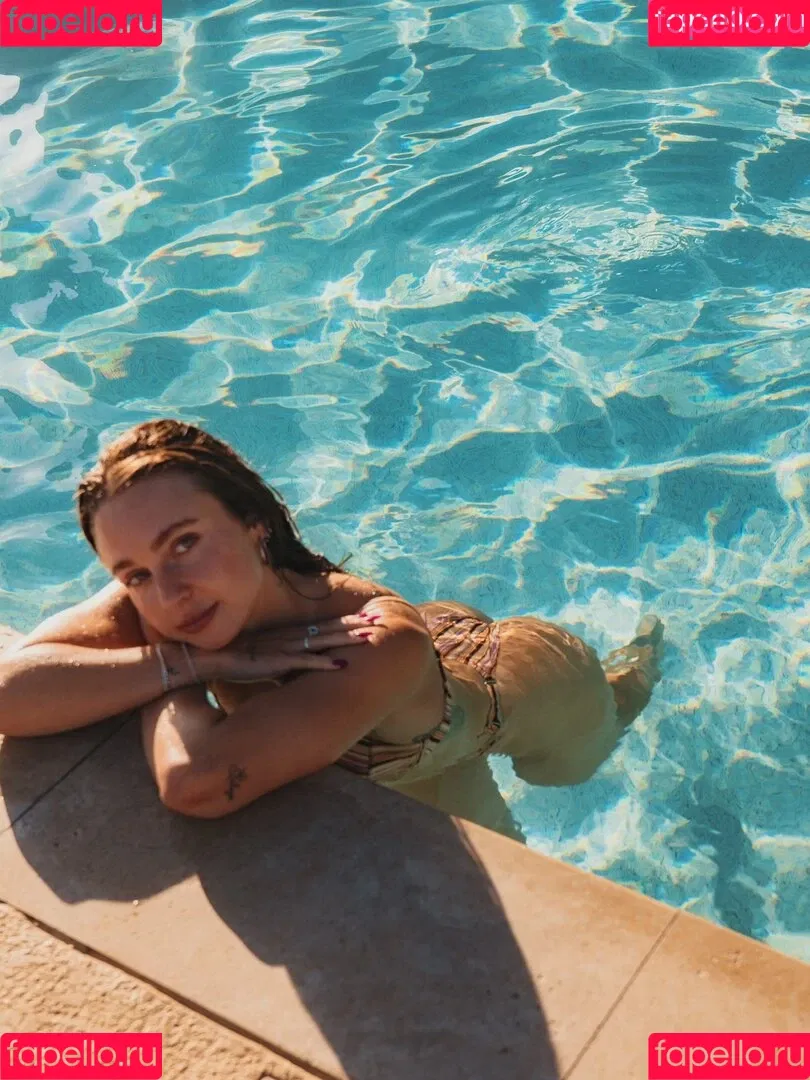 Gabby Scheyen / gabbygoessling / gabbyschey Onlyfans Photo Gallery 