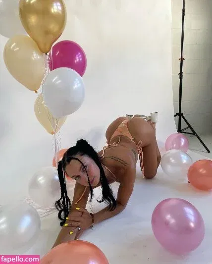 Gabby Scheyen / gabbygoessling / gabbyschey Onlyfans Photo Gallery 