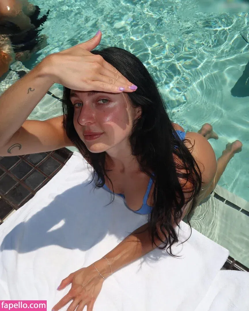 Gabby Scheyen / gabbygoessling / gabbyschey Onlyfans Photo Gallery 