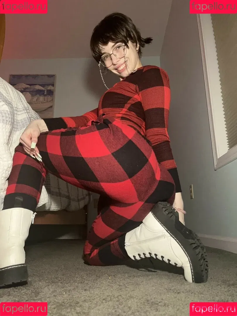 Princessemmagrace / emmamurabito / mightytinyginger Onlyfans Photo Gallery 