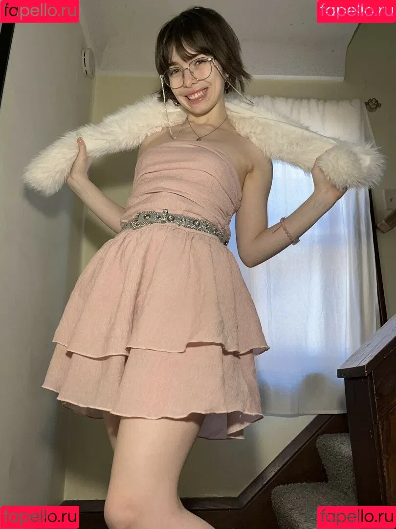 Princessemmagrace / emmamurabito / mightytinyginger Onlyfans Photo Gallery 