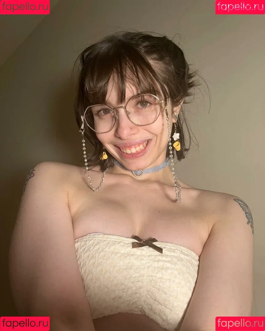 Princessemmagrace / emmamurabito / mightytinyginger Onlyfans Photo Gallery 