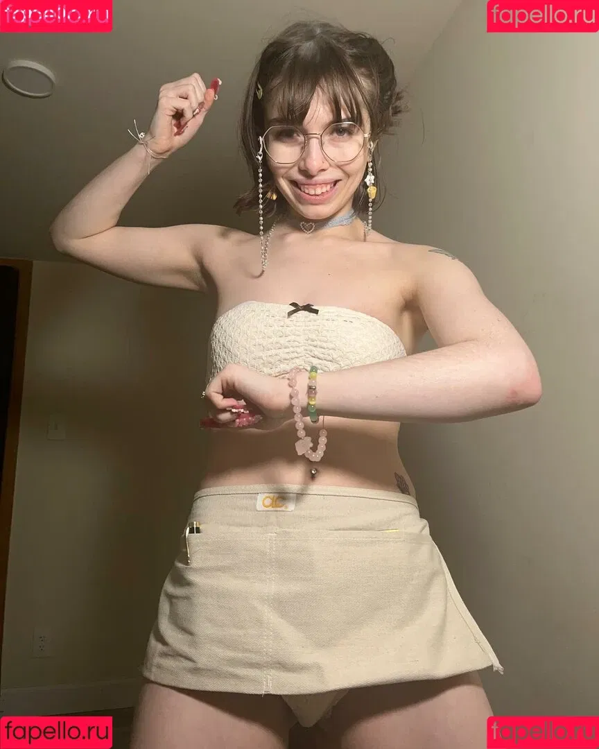 Princessemmagrace / emmamurabito / mightytinyginger Onlyfans Photo Gallery 