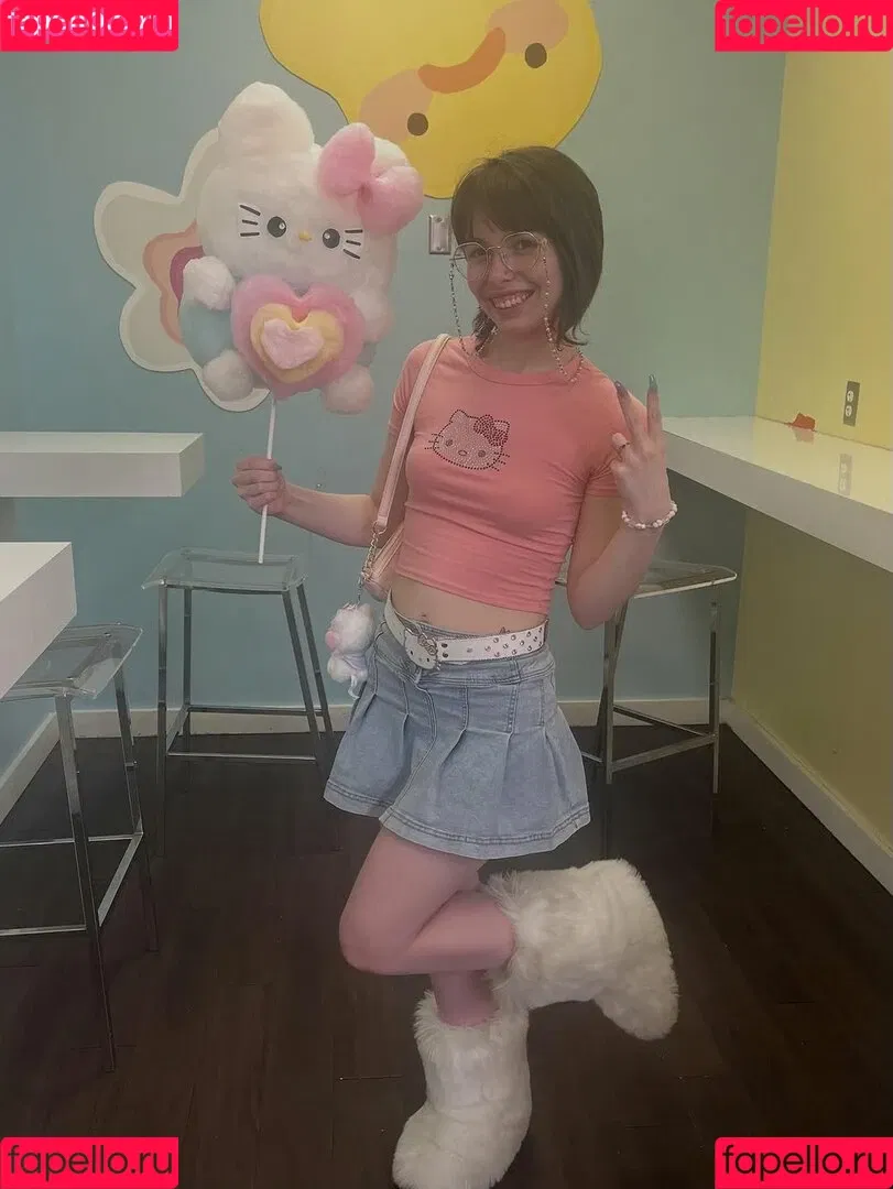 Princessemmagrace / emmamurabito / mightytinyginger Onlyfans Photo Gallery 