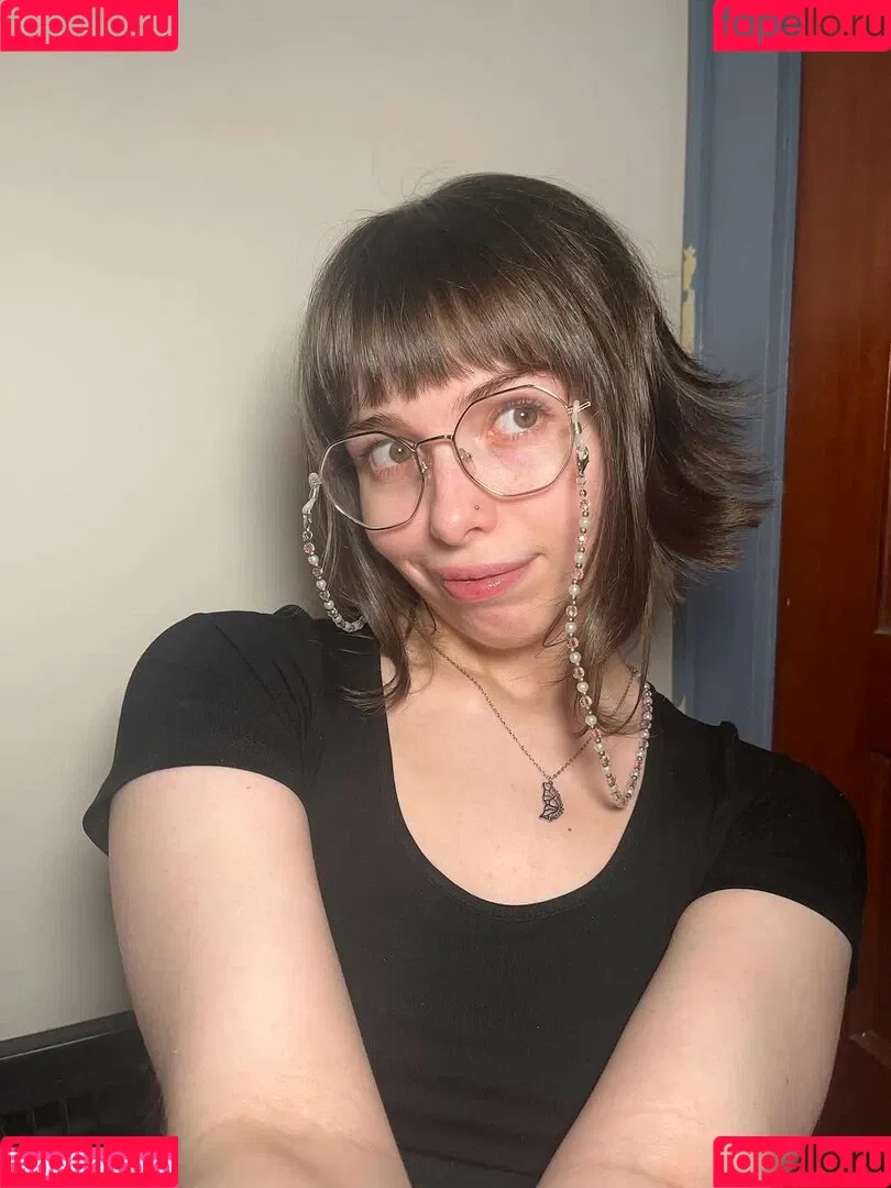 Princessemmagrace / emmamurabito / mightytinyginger Onlyfans Photo Gallery 