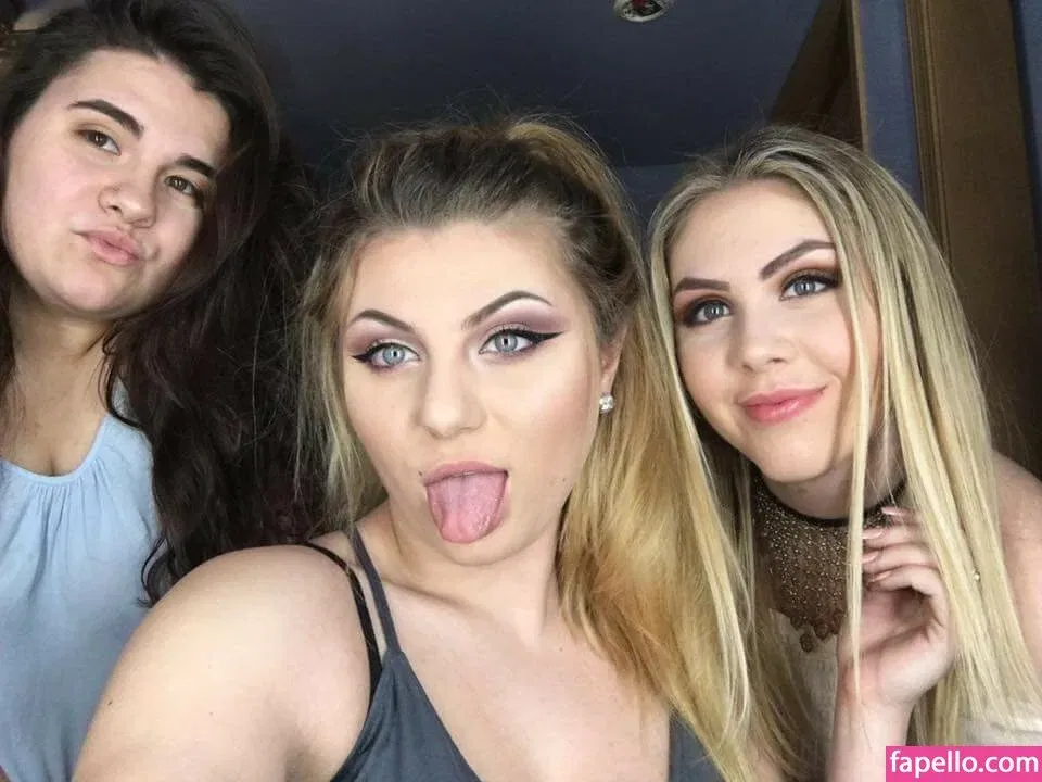 Honeyybabyydk / fraidybaby Onlyfans Photo Gallery 