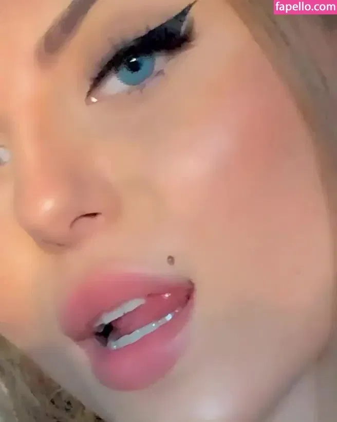 Honeyybabyydk / fraidybaby Onlyfans Photo Gallery 