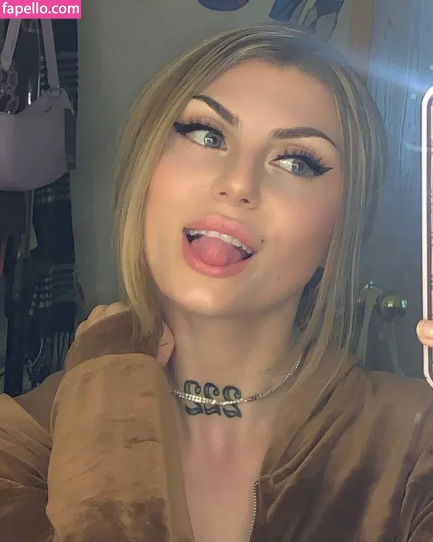 Honeyybabyydk / fraidybaby Onlyfans Photo Gallery 