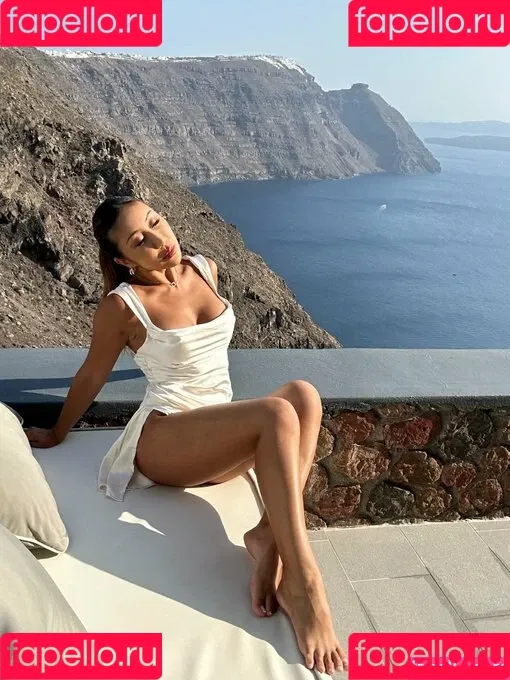 Nicole Doshi / nicoledoshi / thedoshidome Onlyfans Photo Gallery 