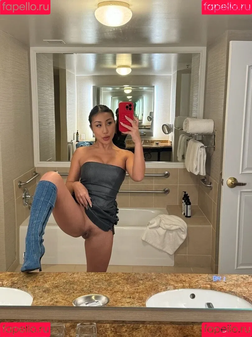 Nicole Doshi / nicoledoshi / thedoshidome Onlyfans Photo Gallery 