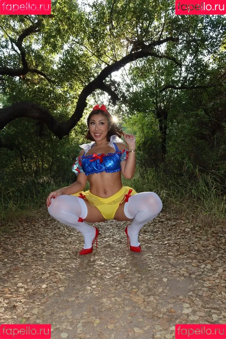 Nicole Doshi / nicoledoshi / thedoshidome Onlyfans Photo Gallery 