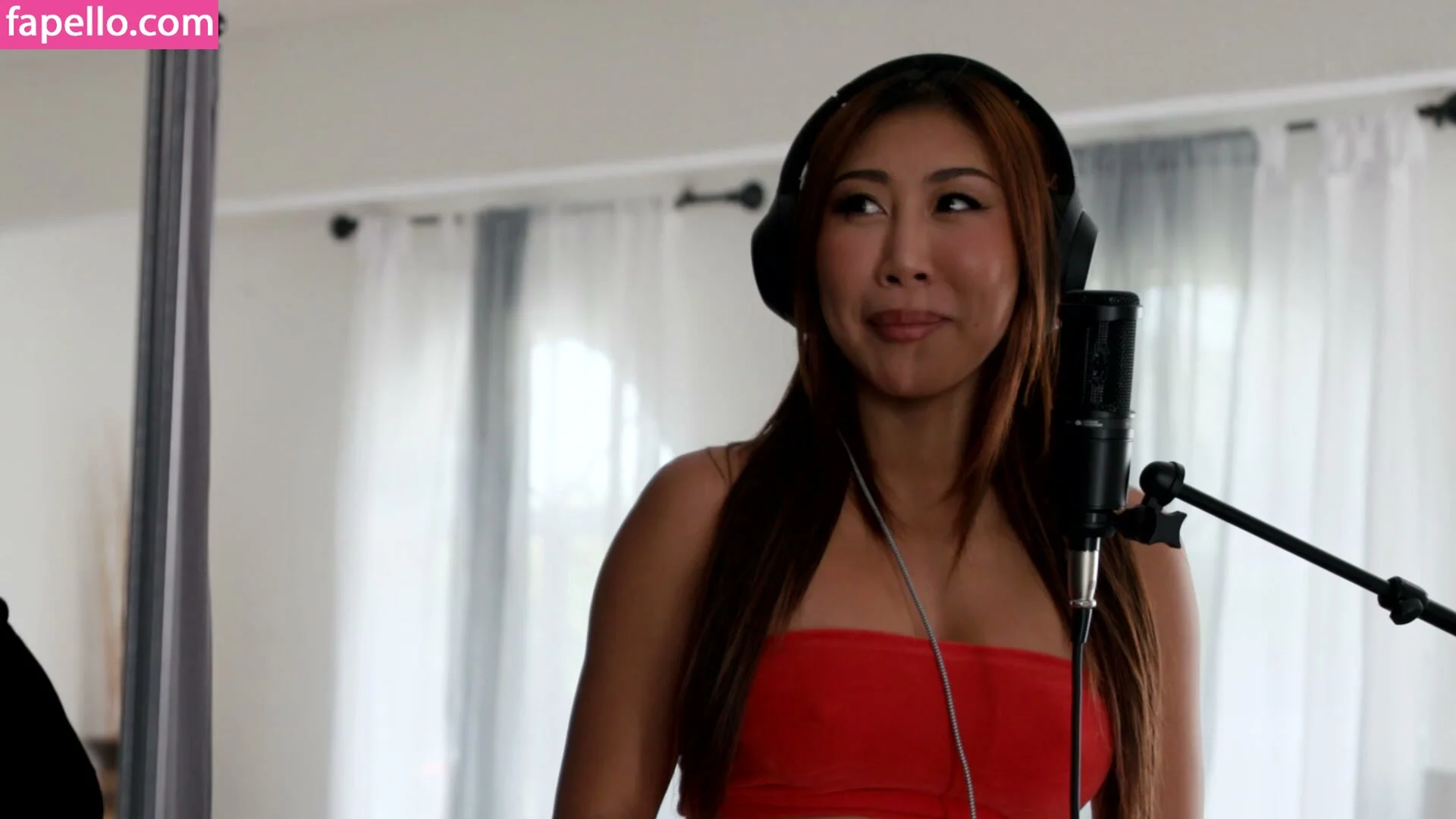 Nicole Doshi / nicoledoshi / thedoshidome Onlyfans Photo Gallery 