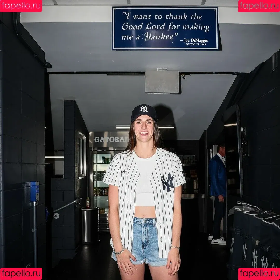 caitlinclark22 / heluvstikax Onlyfans Photo Gallery 