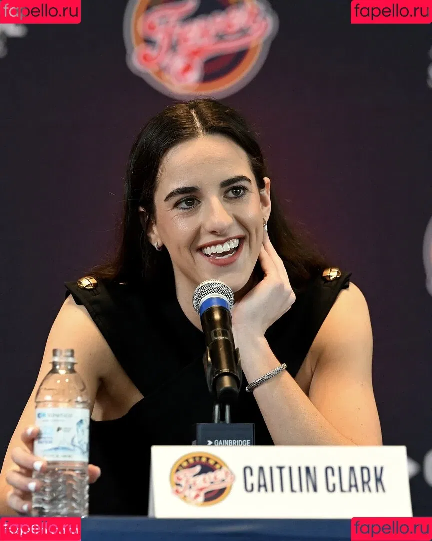 caitlinclark22 / heluvstikax Onlyfans Photo Gallery 