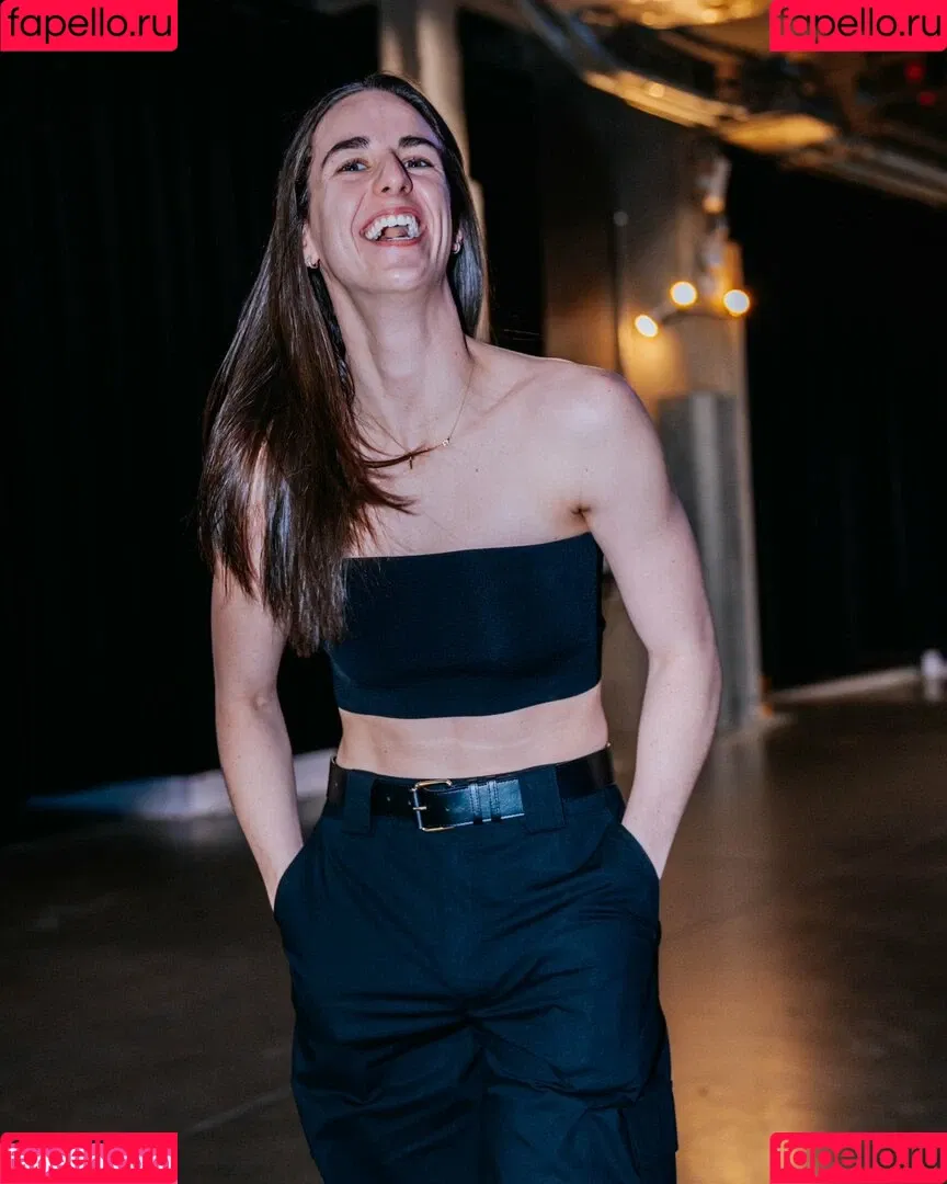 caitlinclark22 / heluvstikax Onlyfans Photo Gallery 