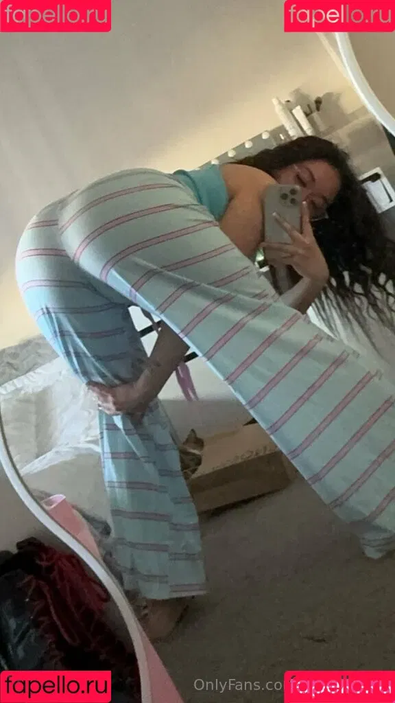 caitlinclark22 / heluvstikax Onlyfans Photo Gallery 