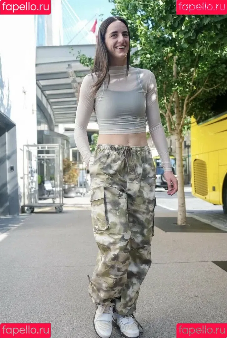 caitlinclark22 / heluvstikax Onlyfans Photo Gallery 