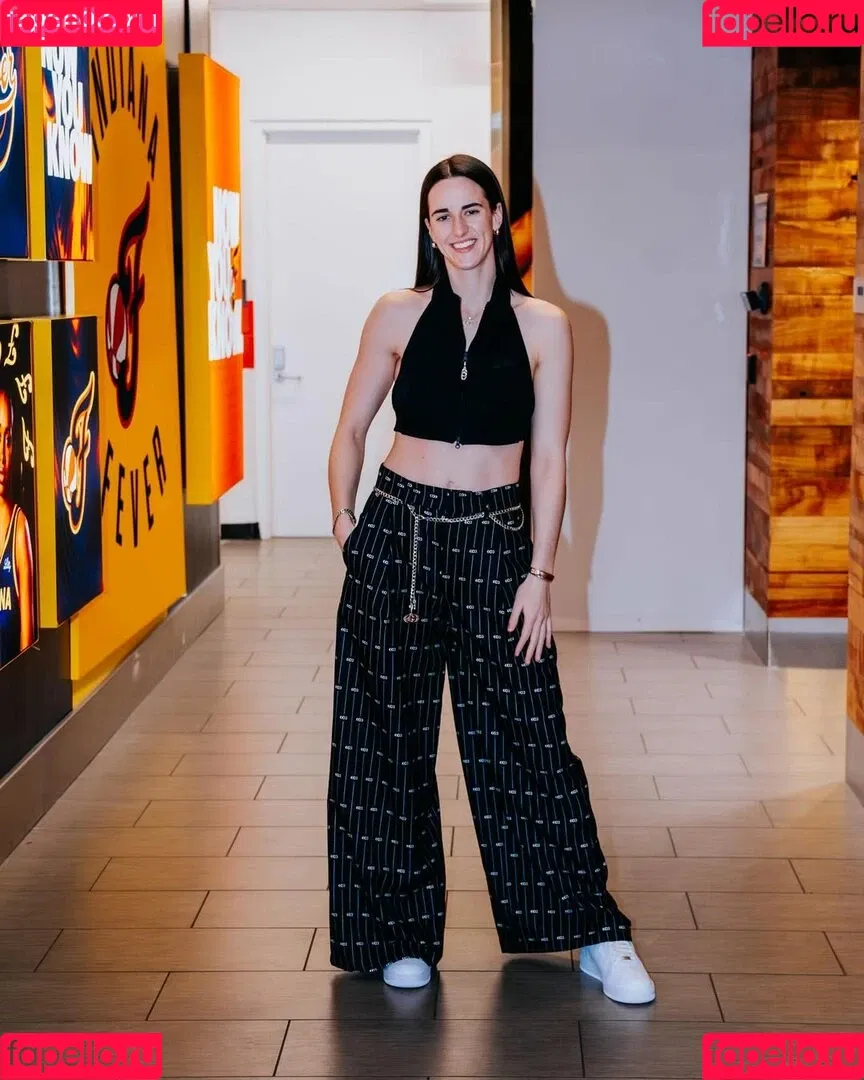caitlinclark22 / heluvstikax Onlyfans Photo Gallery 