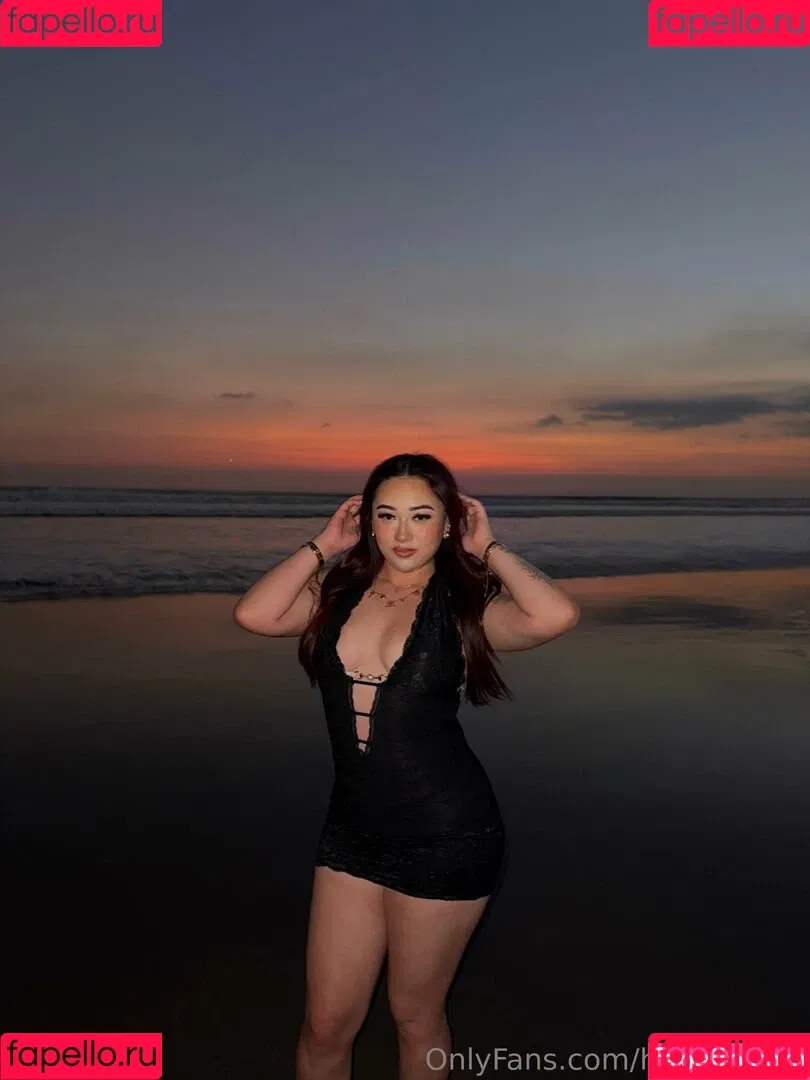 caitlinclark22 / heluvstikax Onlyfans Photo Gallery 