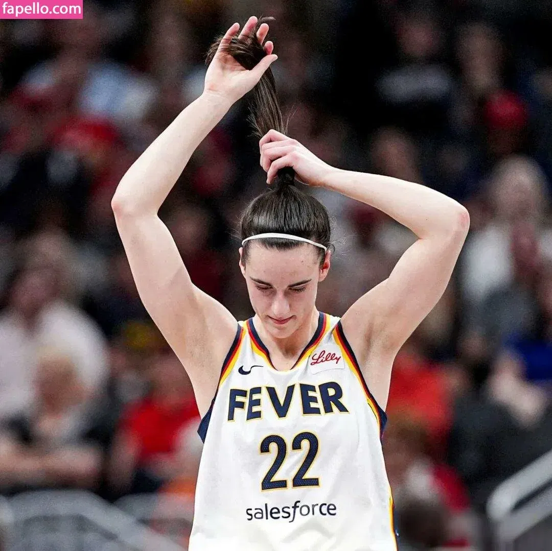 caitlinclark22 / heluvstikax Onlyfans Photo Gallery 