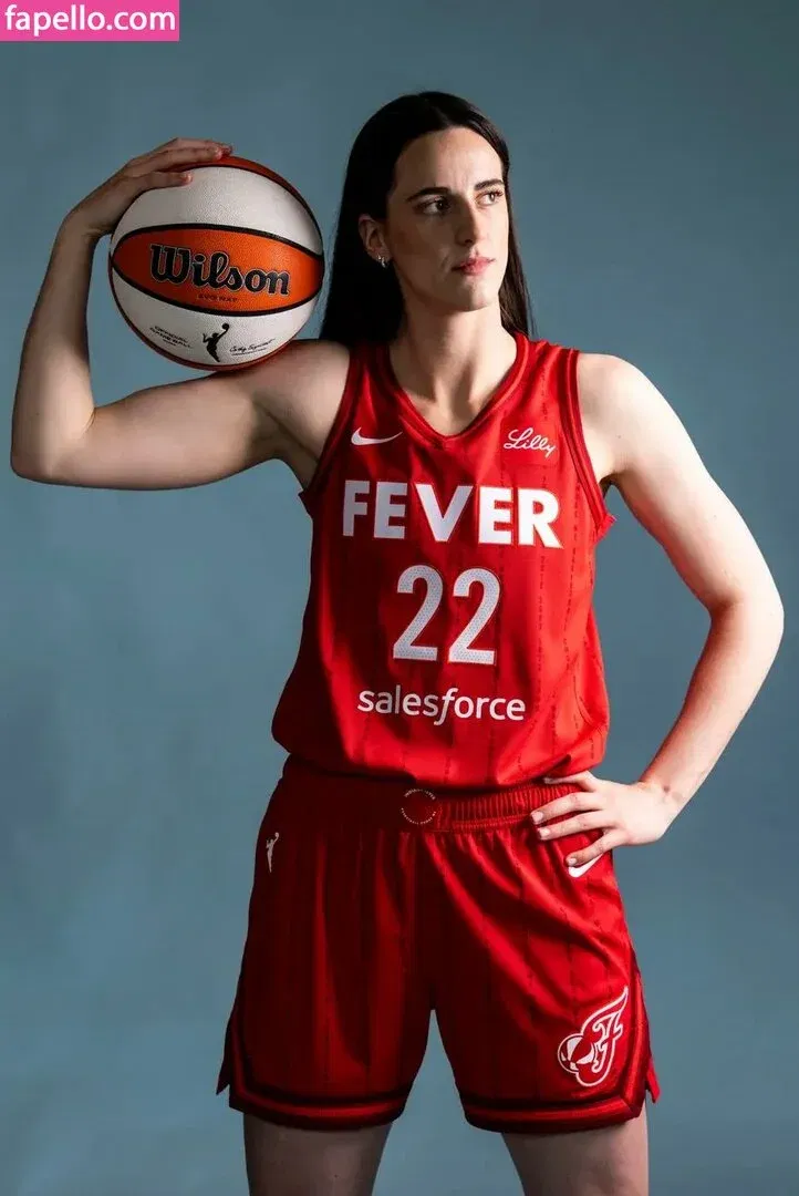 caitlinclark22 / heluvstikax Onlyfans Photo Gallery 