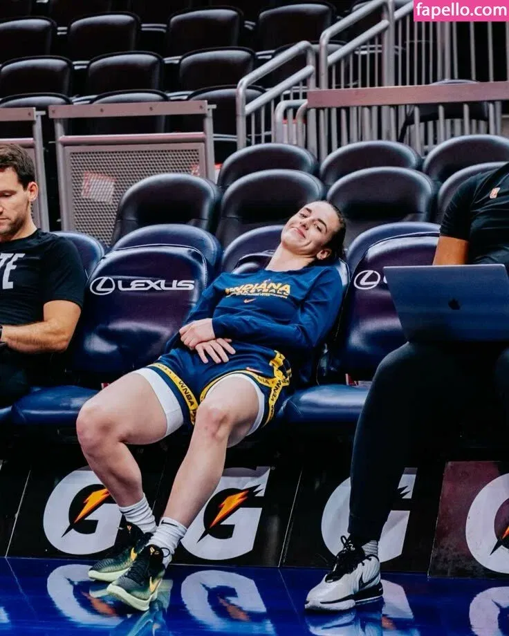 caitlinclark22 / heluvstikax Onlyfans Photo Gallery 