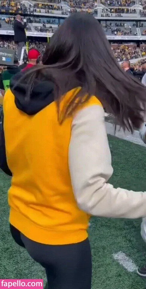 caitlinclark22 / heluvstikax Onlyfans Photo Gallery 