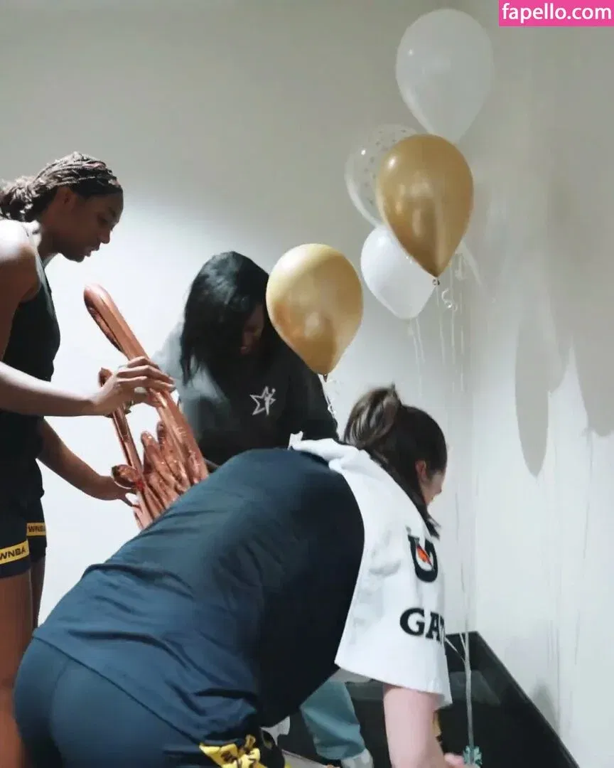 caitlinclark22 / heluvstikax Onlyfans Photo Gallery 