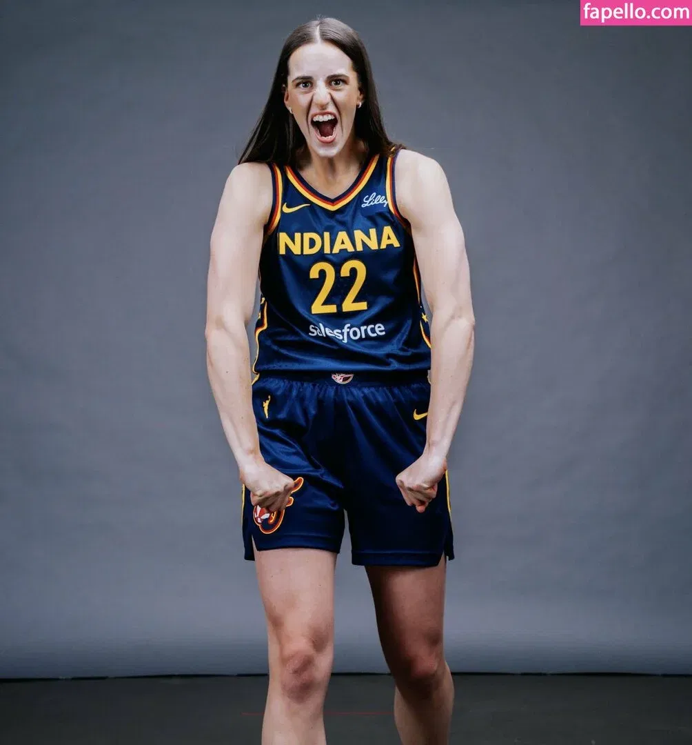 caitlinclark22 / heluvstikax Onlyfans Photo Gallery 