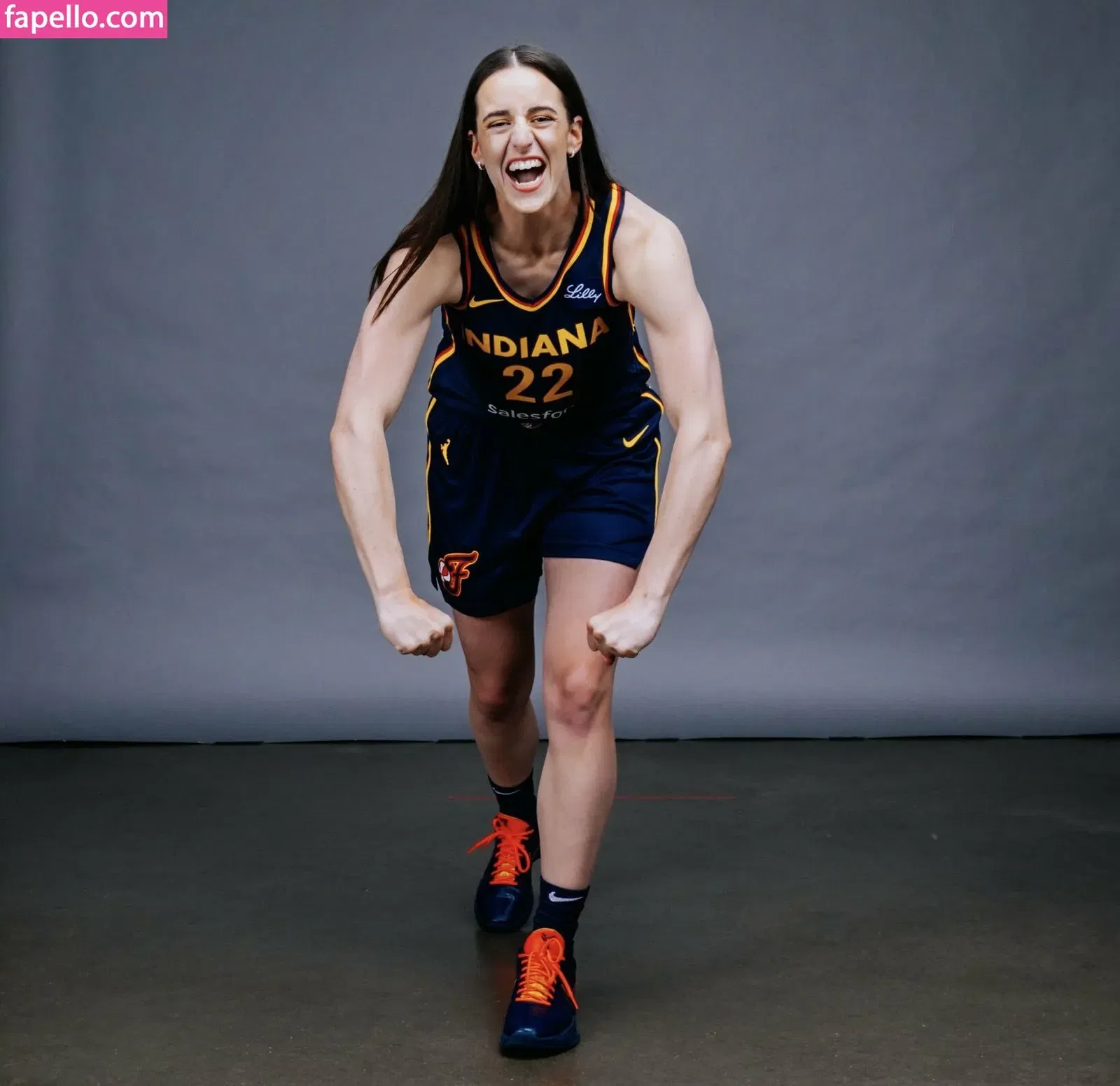 caitlinclark22 / heluvstikax Onlyfans Photo Gallery 