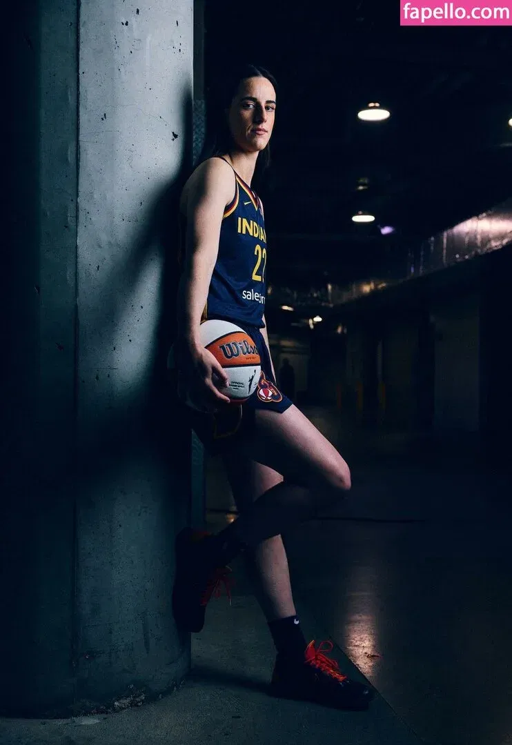 caitlinclark22 / heluvstikax Onlyfans Photo Gallery 